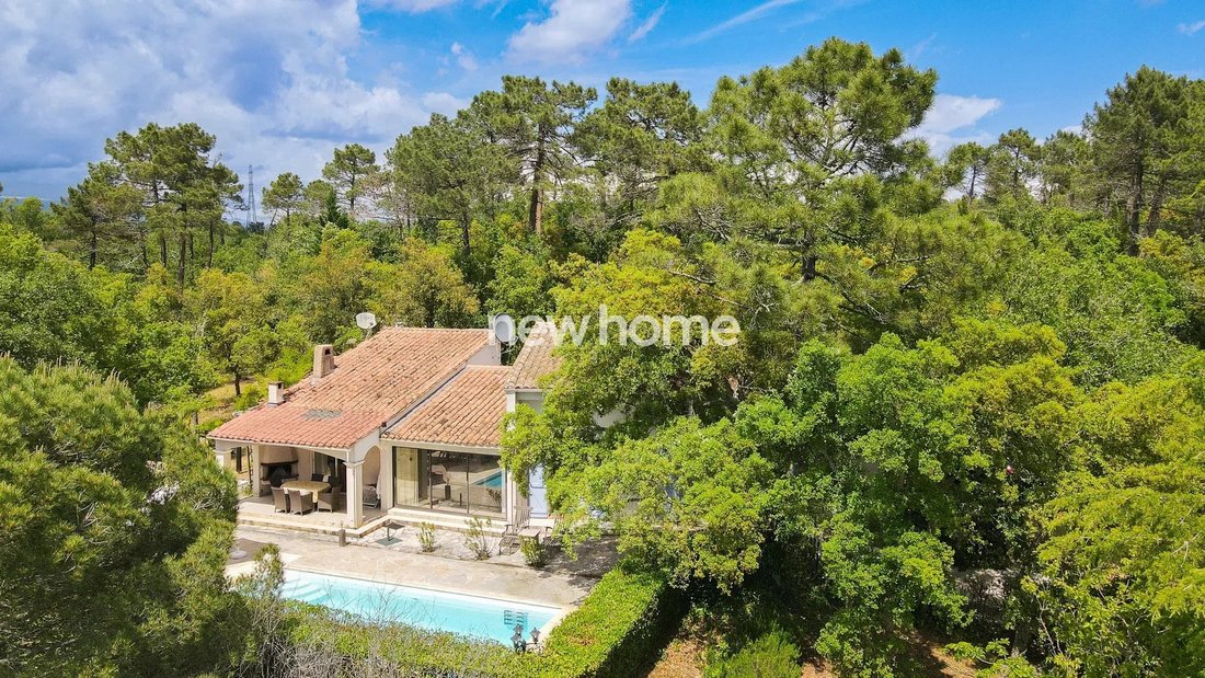 House in Bagnols-en-Forêt, Provence-Alpes-Côte d'Azur, France 1 - 17504932