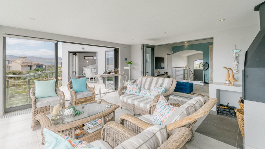 House in Overstrand Local Municipality, Western Cape, South Africa 5 - 17543024