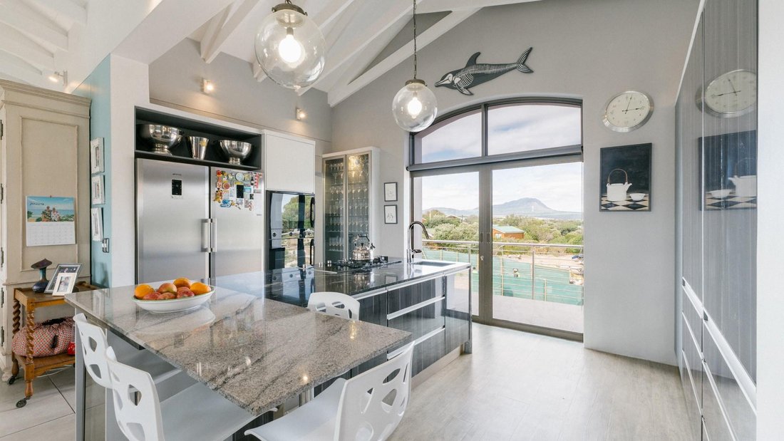 House in Overstrand Local Municipality, Western Cape, South Africa 4 - 17543024