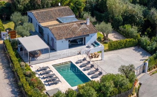 Villa in La Croix-Valmer, Provence-Alpes-Côte d'Azur, France 1