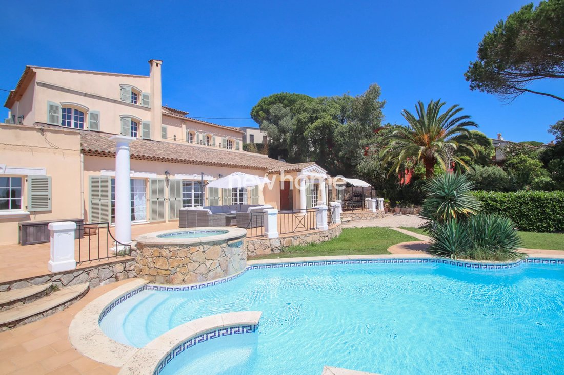 Estate in Les Adrets-de-l'Estérel, Provence-Alpes-Côte d'Azur, France 2 - 17505256