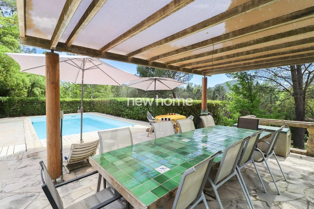 House in Bagnols-en-Forêt, Provence-Alpes-Côte d'Azur, France 5 - 17504932