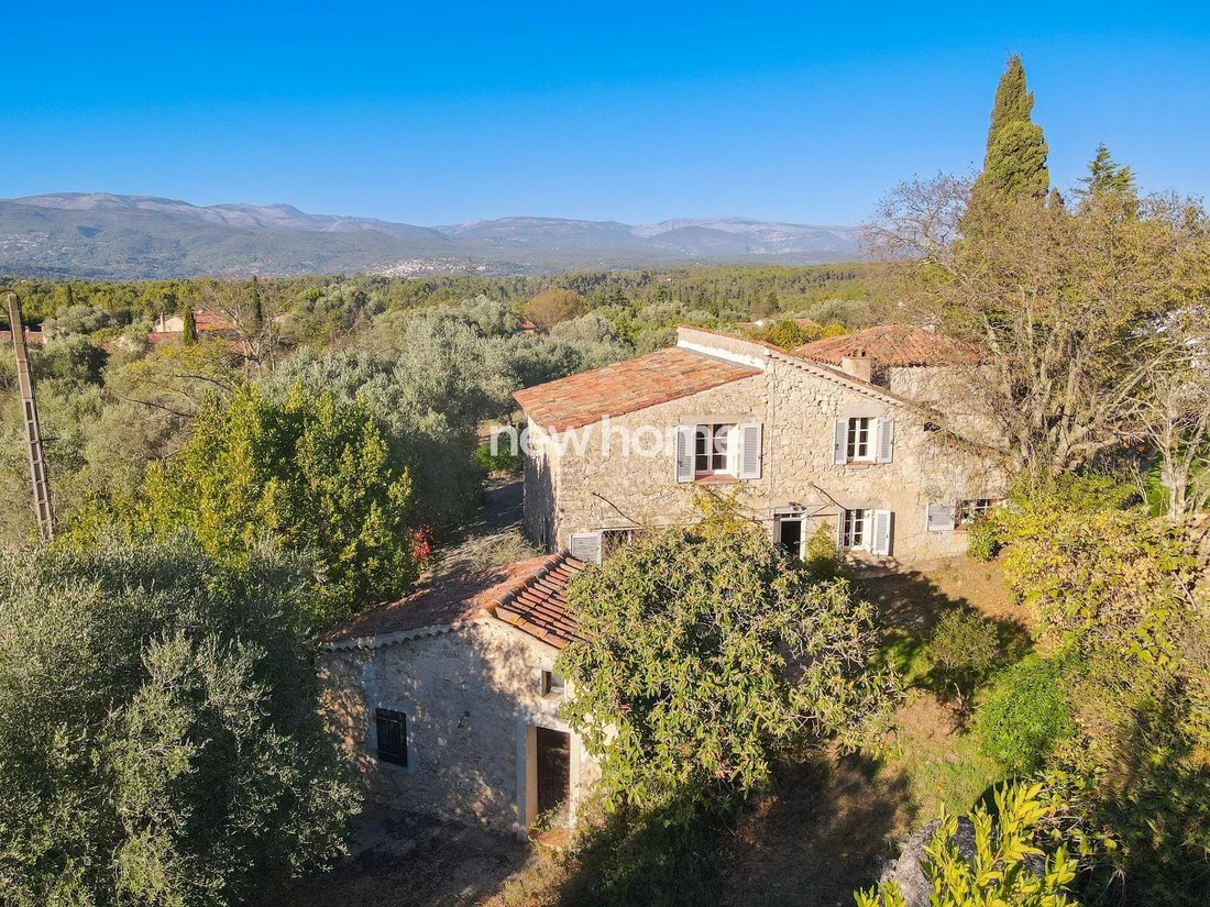 House in Saint-Paul-en-Forêt, Provence-Alpes-Côte d'Azur, France 1 - 17504571