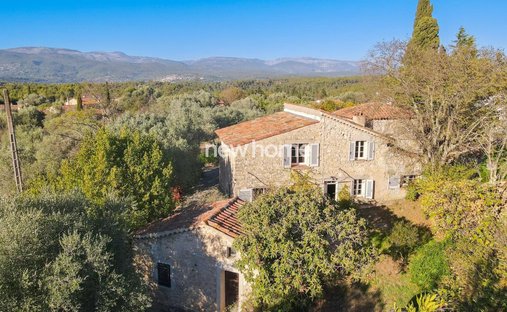 House in Saint-Paul-en-Forêt, Provence-Alpes-Côte d'Azur, France 1
