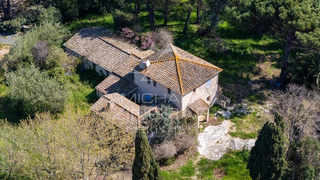 Villa in Ramatuelle, Provence-Alpes-Côte d'Azur, France 2 - 17540989