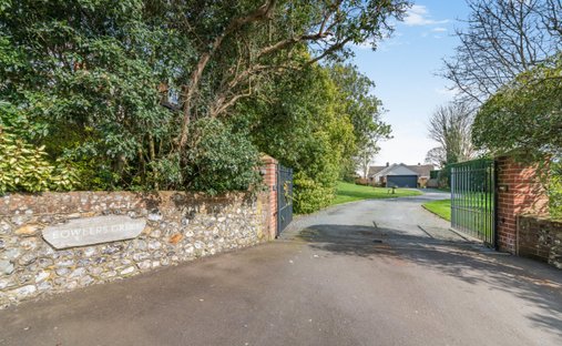 Bungalow in Slindon, England 1
