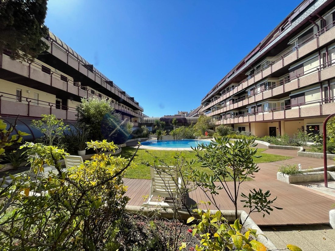 Apartment in Estoril, Cascais e Estoril, Lisbon 3 - 13782427