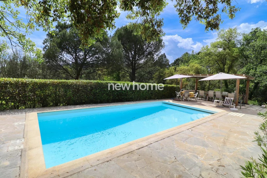 House in Bagnols-en-Forêt, Provence-Alpes-Côte d'Azur, France 4 - 17504932