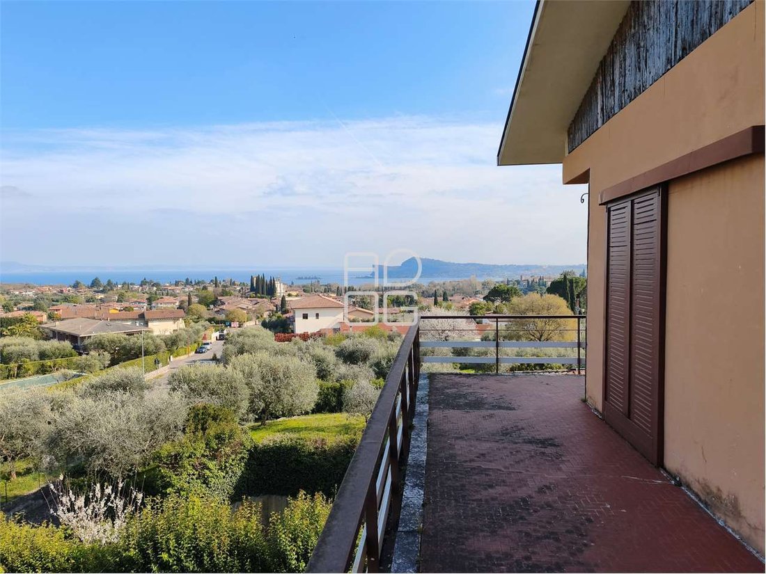 Villa in San Felice del Benaco, Lombardy, Italy 2 - 17544352