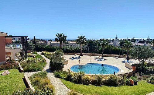 Townhouse in Lagoa e Carvoeiro, Algarve, Portugal 1