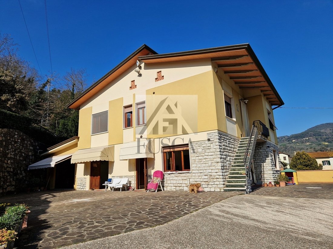 Villa in San Macario In Piano, Lucca, Tuscany 2 - 17360020
