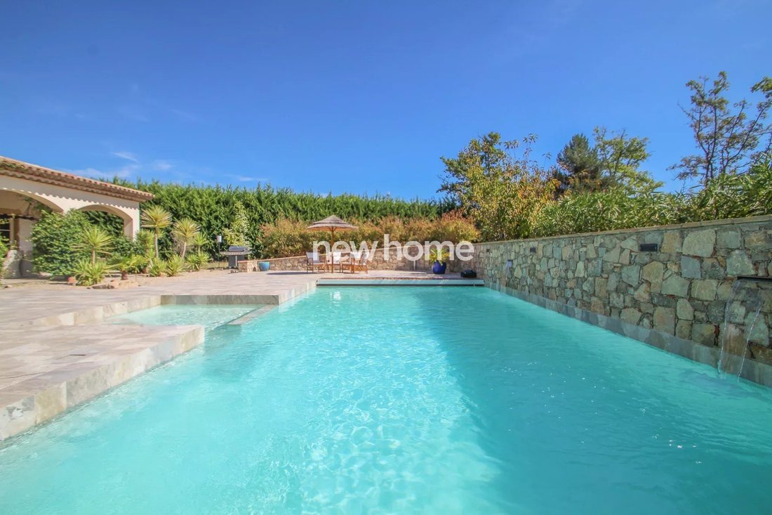 Villa in Callian, Provence-Alpes-Côte d'Azur, France 4 - 17505144