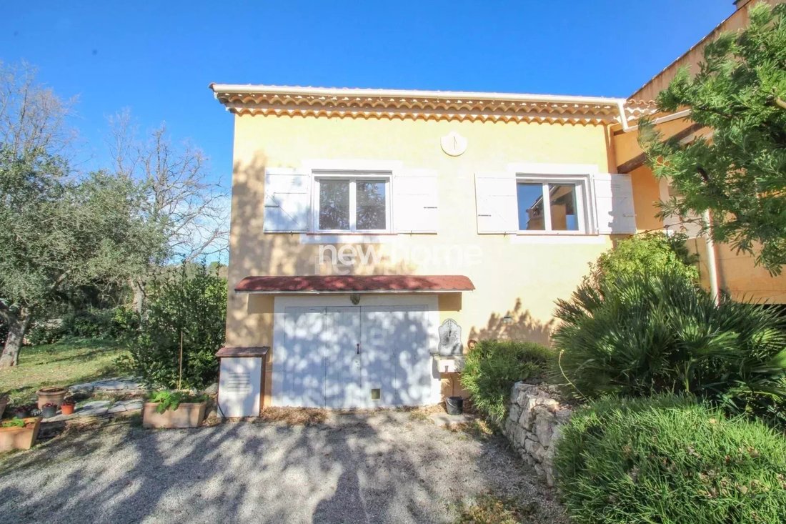 Villa in Bagnols-en-Forêt, Provence-Alpes-Côte d'Azur, France 4 - 17504683