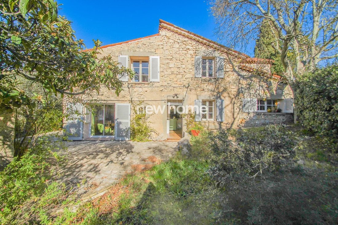House in Saint-Paul-en-Forêt, Provence-Alpes-Côte d'Azur, France 2 - 17504571
