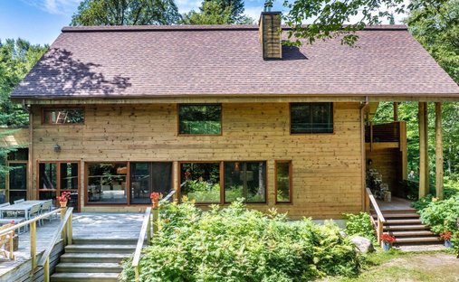 House in Lac-Supérieur, Quebec, Canada 1