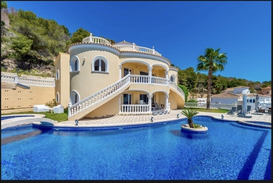 Chalet in Calp / Calpe, Valencian Community, Spain 2 - 10899484