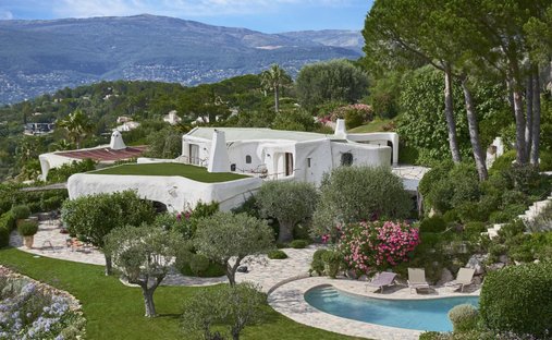 House in Les Indes les-Groulles, Mouans-Sartoux, France 1