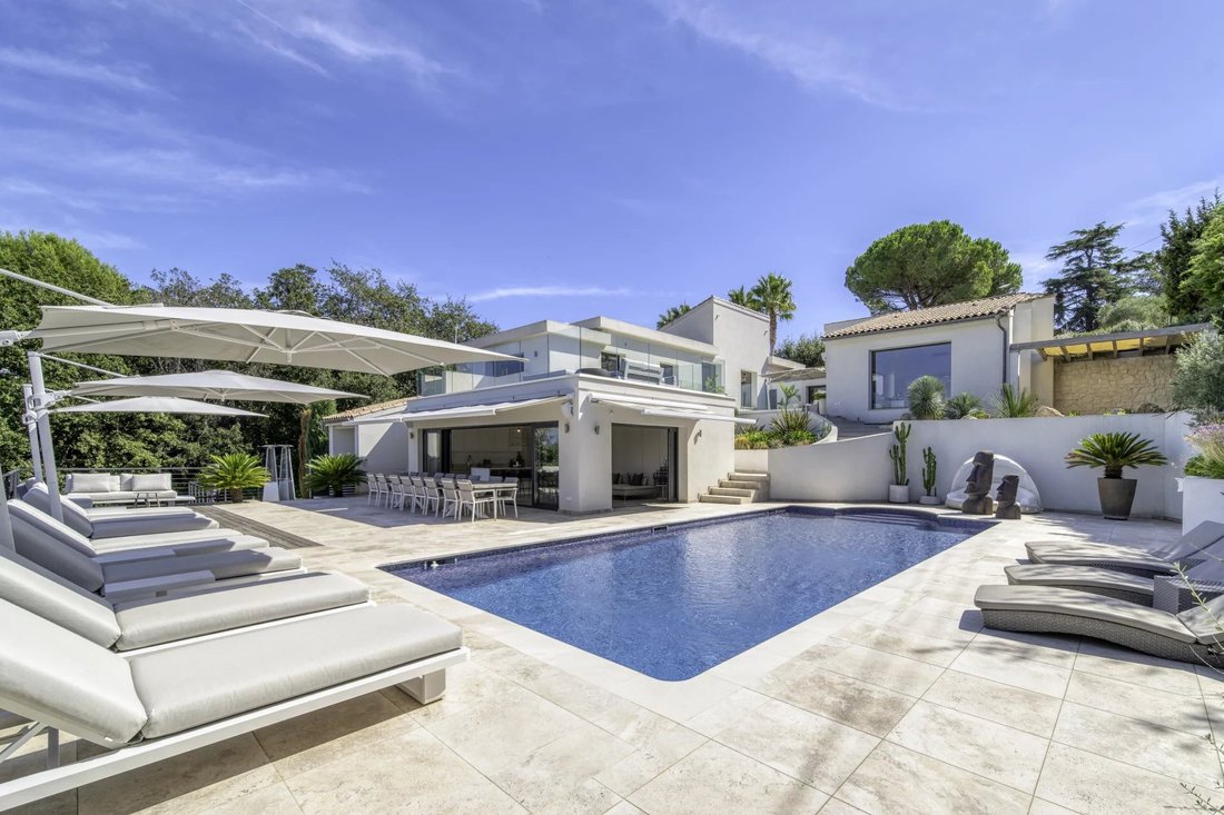 Villa in Les Cougoulins-Rastines, Antibes, France 1 - 17541005