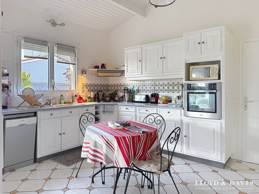 House in Meschers-sur-Gironde, Nouvelle-Aquitaine, France 4 - 17545569