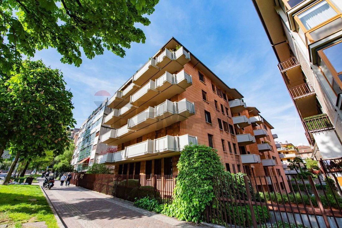 Apartment in Borgo Pignolo District, Bergamo, Italy 1 - 17545199