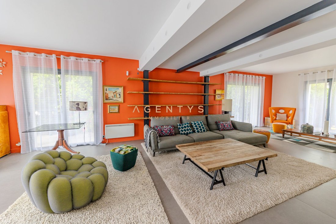 House in Nogent-sur-Marne, Ile-de-France, France 2 - 15881121
