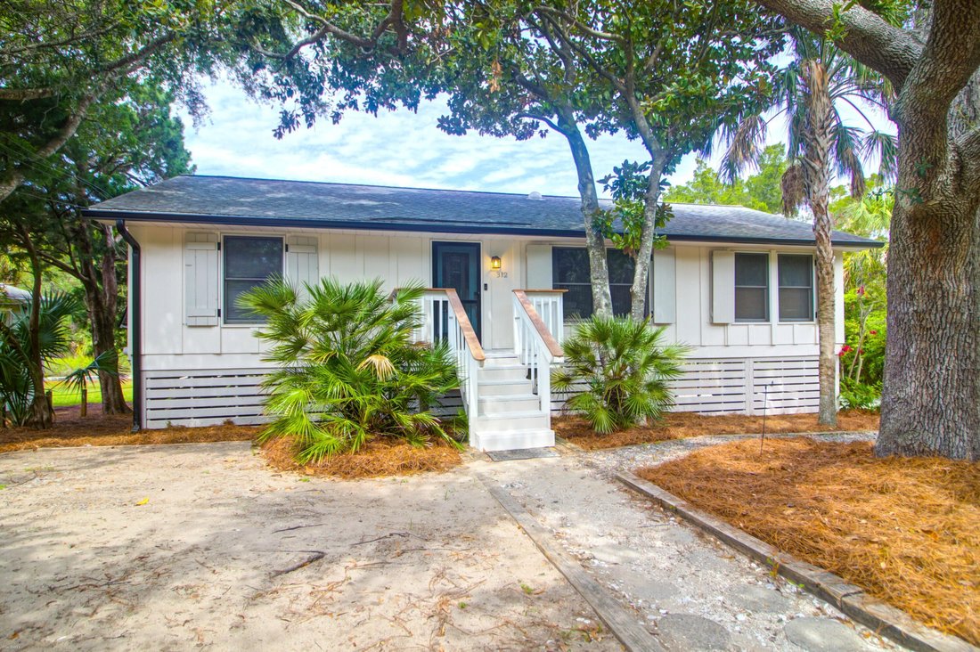 House in Folly Beach, South Carolina, United States 1 - 17545371