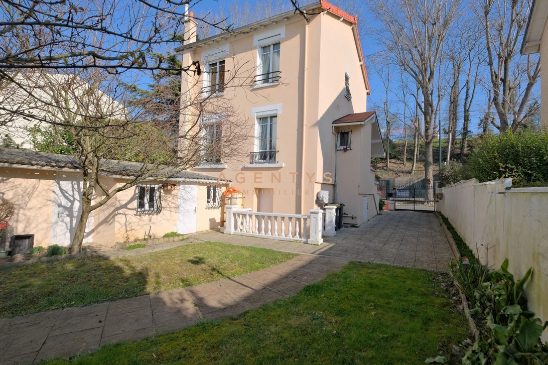 House in Adamville, Saint-Maur-des-Fossés, France 1 - 15707105
