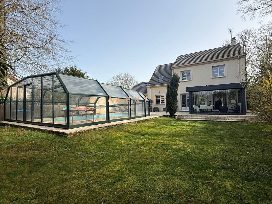 House in Sucy-en-Brie, Ile-de-France, France 1 - 17385254