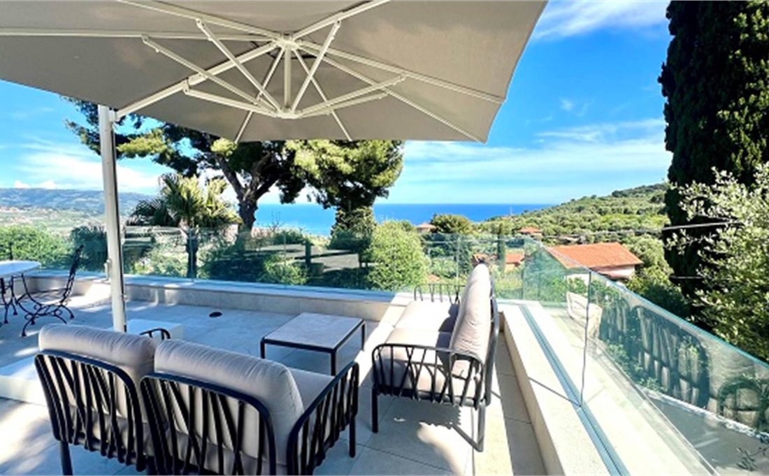 Villa in Diano Marina, Liguria, Italy 1 - 17545185
