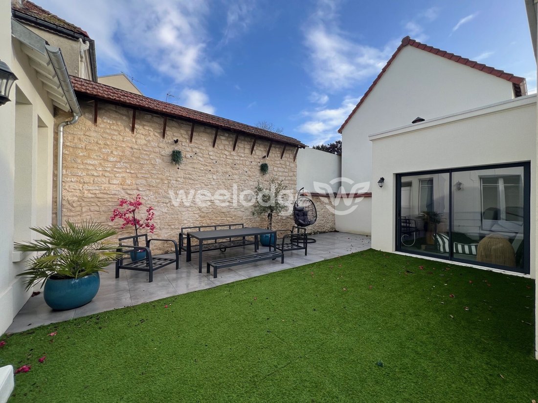 House in Mantes-la-Jolie, Ile-de-France, France 1 - 17536193