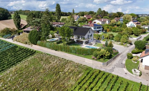 House in Lully, Vaud, Switzerland 1