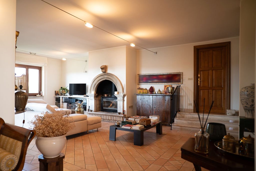 Villa in L'Aquila, Abruzzo, Italy 4 - 17545811
