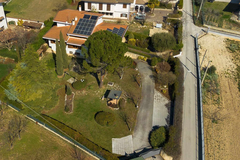 Villa in L'Aquila, Abruzzo, Italy 1 - 17545811