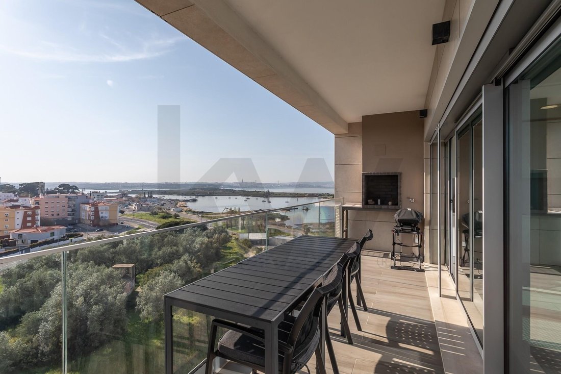 Apartment in Seixal, Arrentela e Aldeia de Paio Pires, Setubal, Portugal 2 - 17545944