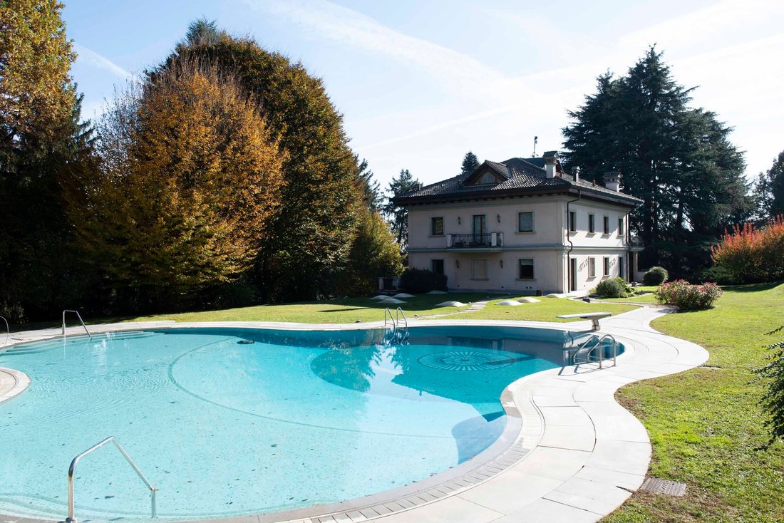 Villa in Cadorago, Lombardy, Italy 2 - 17546769
