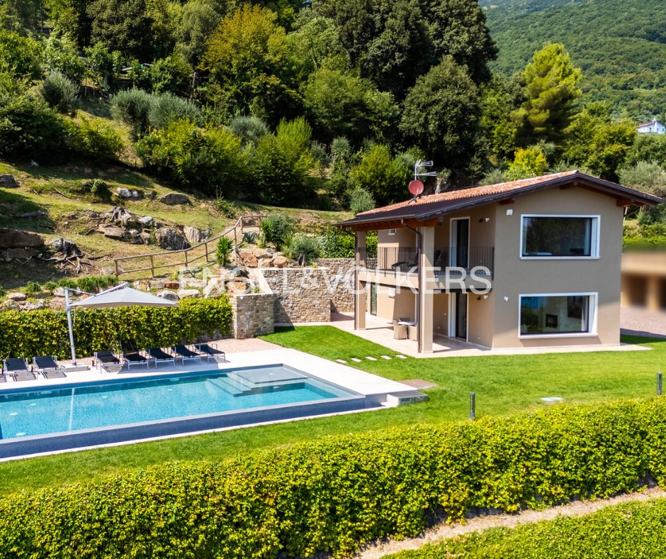 Villa in Gardone Riviera, Lombardy, Italy 1 - 17546801