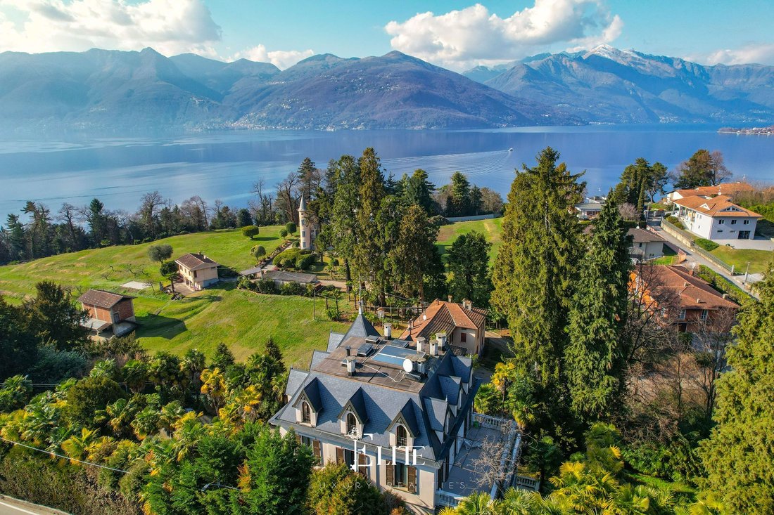 Villa in Luino, Lombardy, Italy 1 - 17546993