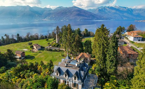 Villa in Luino, Lombardei, Italien 1