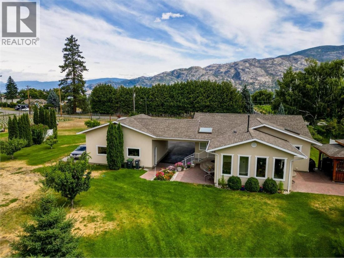 House in Kaleden, British Columbia, Canada 3 - 17546929
