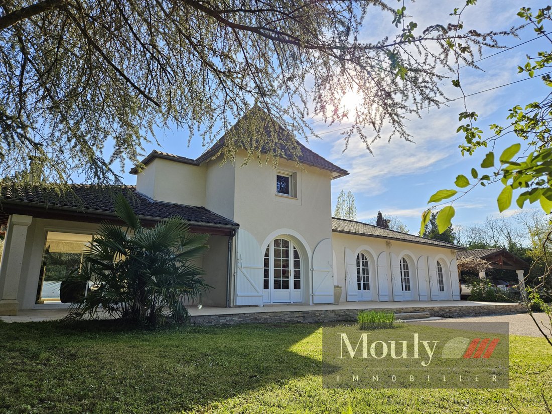 Estate in Pradines, Occitania, France 1 - 17546400