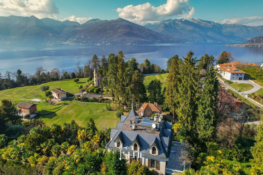 Villa in Luino, Lombardy, Italy 2 - 17546993