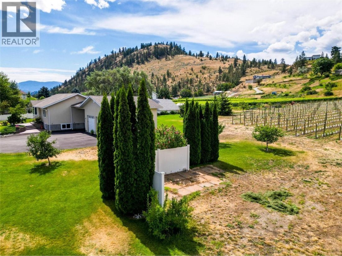 House in Kaleden, British Columbia, Canada 5 - 17546929