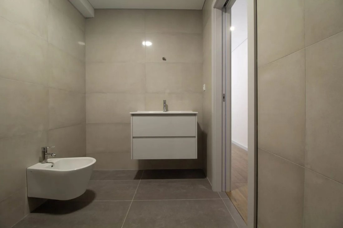Apartment in Cedofeita, Santo Ildefonso, Se, Miragaia, Sao Nicolau e Vitoria, Porto District, Portugal 3 - 17546365
