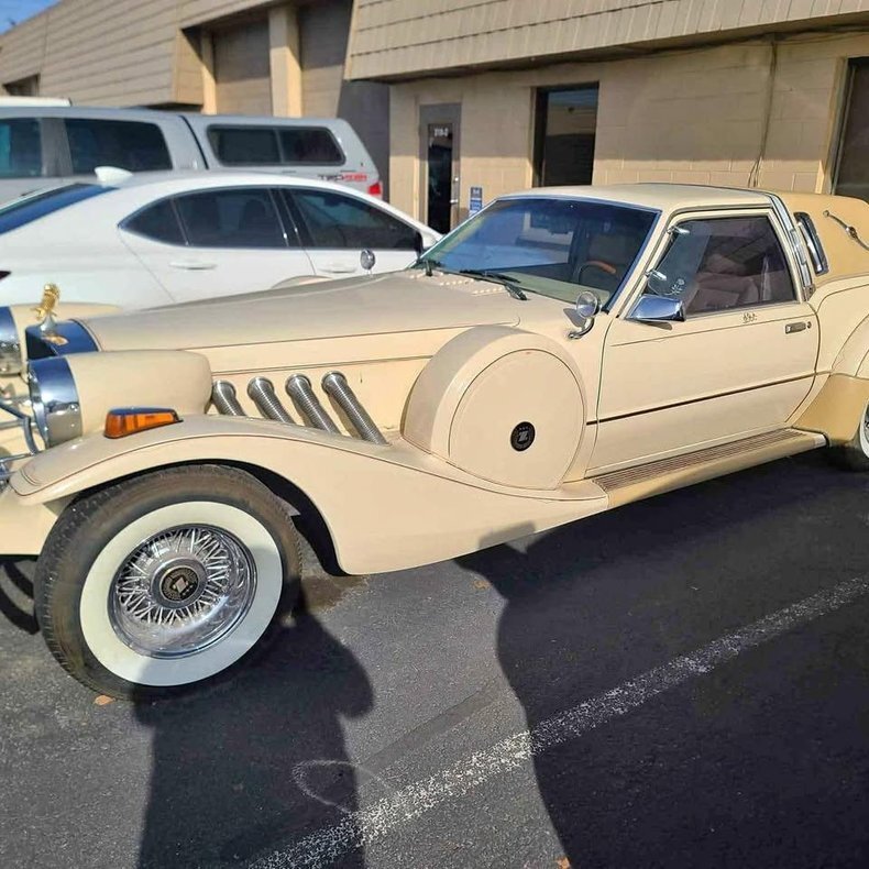 Coupe in Glendale, United States 3 - 17546424