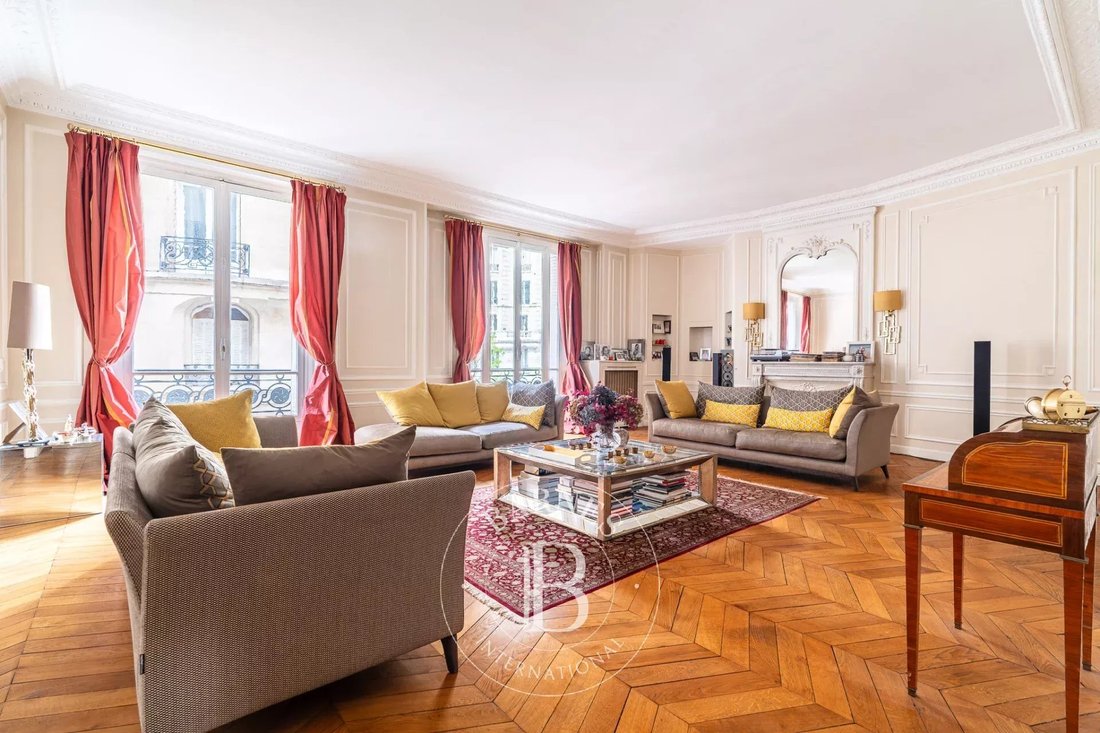 Apartment in Muette Nord, Paris 16e Arrondissement, Paris 2 - 17546986