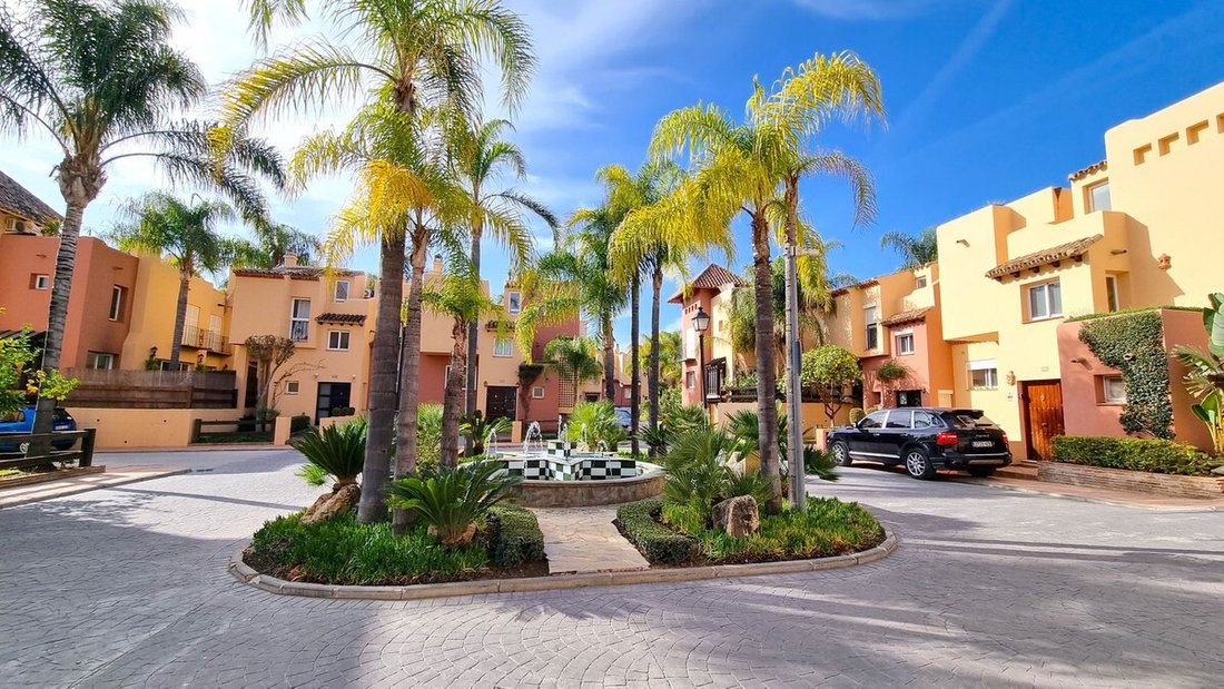 Maison de ville à Nueva Andalucia, Marbella, Espagne 3 - 17546732