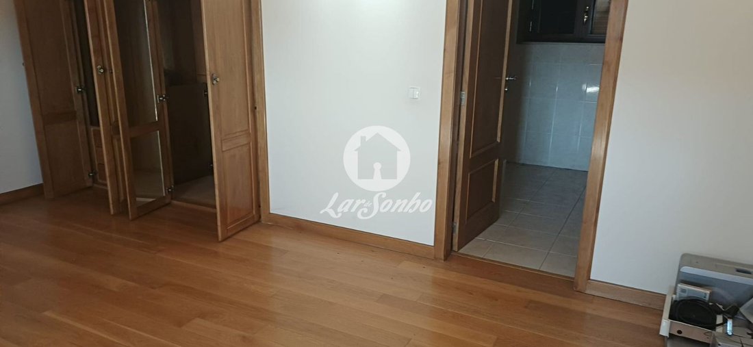 Townhouse in Meinedo, Porto District, Portugal 1 - 17546696