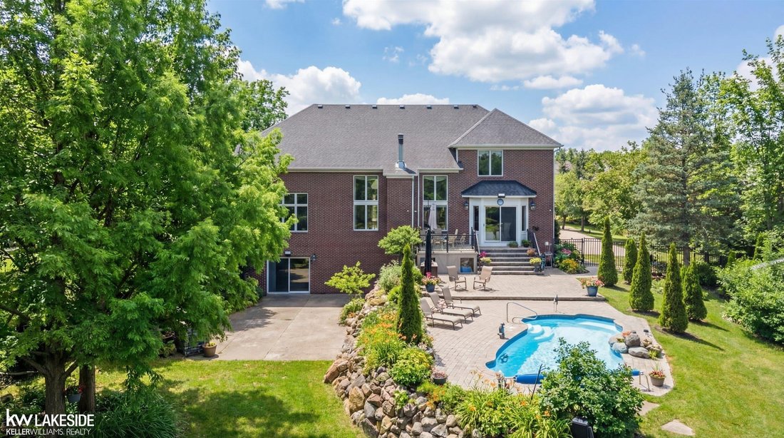 House in Troy, Michigan, United States 3 - 17546036
