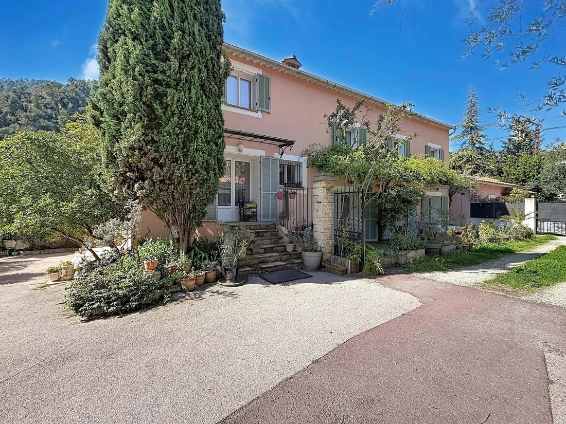 House in Tourrette-Levens, Provence-Alpes-Côte d'Azur, France 2 - 17546527