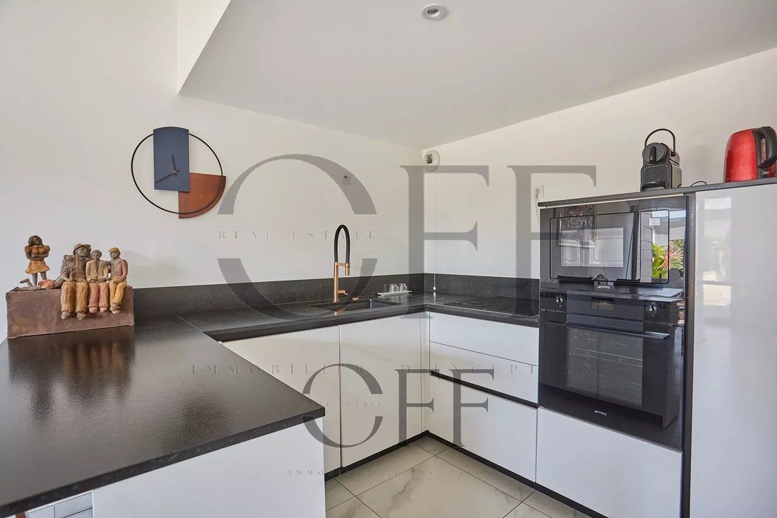 Apartment in Saint Giniez, 8e Arrondissement, Marseille 4 - 15299081
